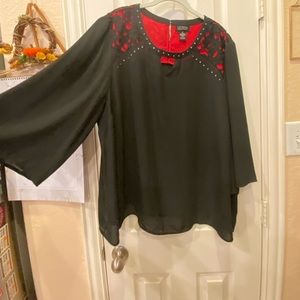 Ladies Catherine’s Black Label, size 2x blouse, black/red